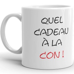Offrir un cadeau à la con, un mug