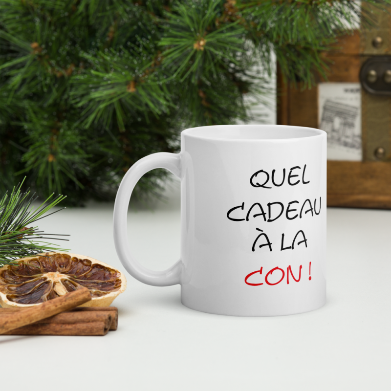 Offrir un cadeau à la con, un mug