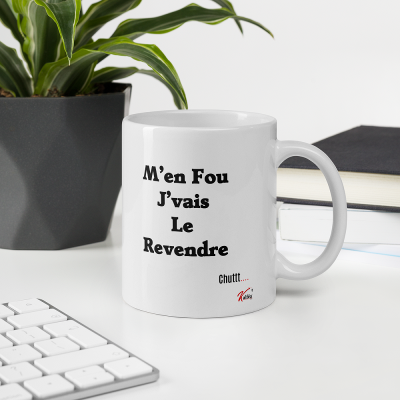 Offrir un cadeau à la con, un mug